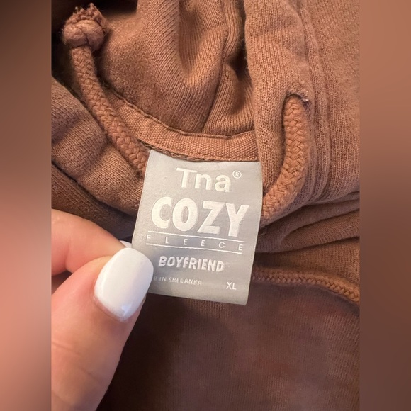 (2 PIECES) TNA cozy set. Sweater and sweat pants. Large - Picture 7 of 7